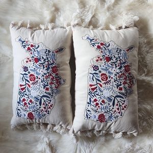 Floral USA map accent pillows